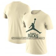 Canotte Manica Corta Milwaukee Bucks Essential Jumpman Crema