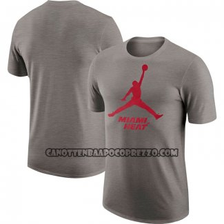 Canotte Manica Corta Miami Heat Essential Jumpman Grigio